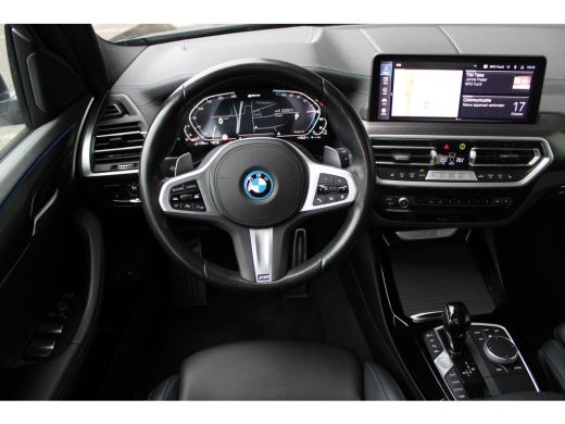 BMW X3 xDrive30e High Executive M Sport Automaat / Panoramadak / Trekhaak / Sportstoelen / LED / Parking... ActivLease financial lease