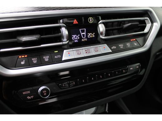 BMW X3 xDrive30e High Executive M Sport Automaat / Panoramadak / Trekhaak / Sportstoelen / LED / Parking... ActivLease financial lease