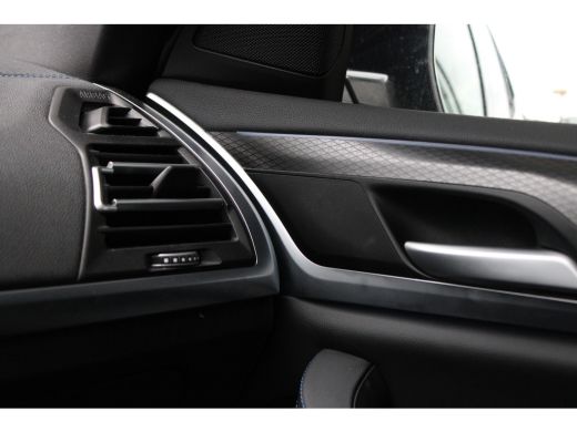 BMW X3 xDrive30e High Executive M Sport Automaat / Panoramadak / Trekhaak / Sportstoelen / LED / Parking... ActivLease financial lease