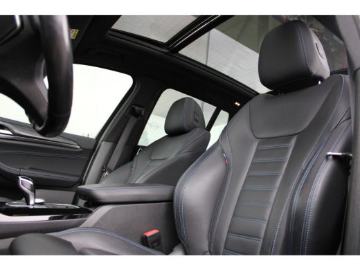 BMW X3 xDrive30e High Executive M Sport Automaat / Panoramadak / Trekhaak / Sportstoelen / LED / Parking... ActivLease financial lease