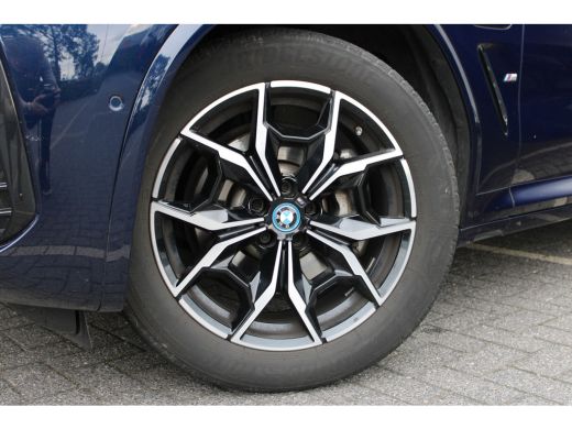 BMW X3 xDrive30e High Executive M Sport Automaat / Panoramadak / Trekhaak / Sportstoelen / LED / Parking... ActivLease financial lease