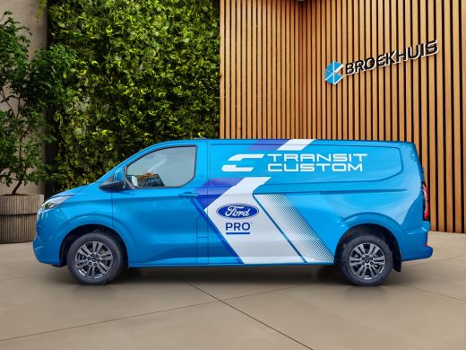 Ford E-Transit Custom 340 L2H1 Limited 65 kWh 218PK Trekhaak inklapbaar | 2300KG Trekgewicht | Camera | Ford App ActivLease financial lease