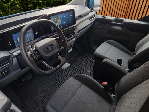 Ford E-Transit Custom E-Transit Custom 340 L2H1 Limited 65 kWh 218PK | Trekhaak inklapbaar | Adaptieve cruise | 17" Lic... ActivLease financial lease