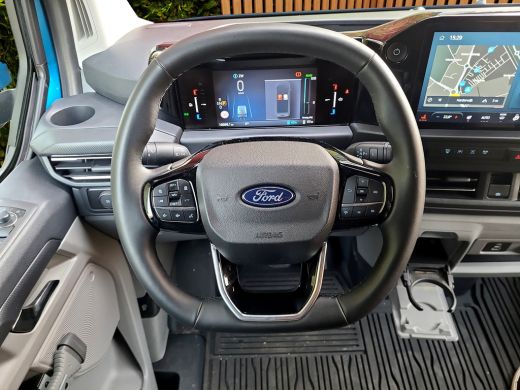 Ford E-Transit Custom E-Transit Custom 340 L2H1 Limited 65 kWh 218PK | Trekhaak inklapbaar | Adaptieve cruise | 17" Lic... ActivLease financial lease