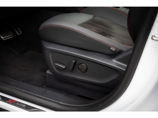 Ford Kuga 2.5 PHEV ST-Line X | Trekhaak | Pano | Matrix Led | Winter-Pack | technology-pack | Head-up | All... ActivLease financial lease