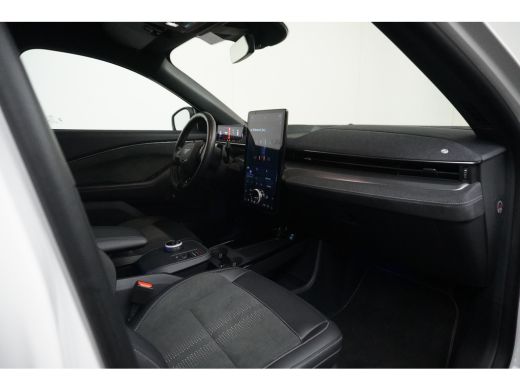 Ford Mustang Mach-E Mach-E GT Extended AWD 98 kWh | 100% dealeronderhouden | Achterspoiler | Achteruitrijcamera ActivLease financial lease