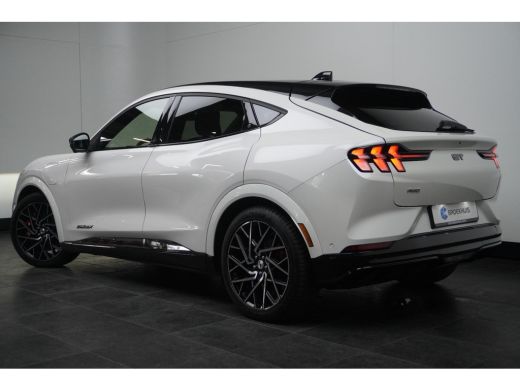 Ford Mustang Mach-E Mach-E GT Extended AWD 98 kWh | 100% dealeronderhouden | Achterspoiler | Achteruitrijcamera ActivLease financial lease