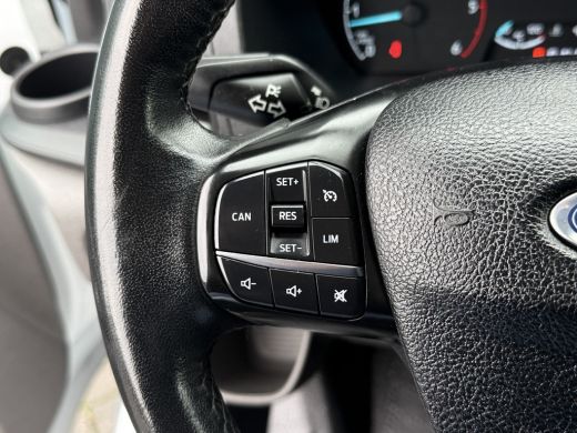 Ford Transit Custom 2.0 TDCI 130 PK AUTOMAAT / L2H1 / TREND / TREKHAAK / CRUISE / CAMERA / NAVI / LED ActivLease financial lease