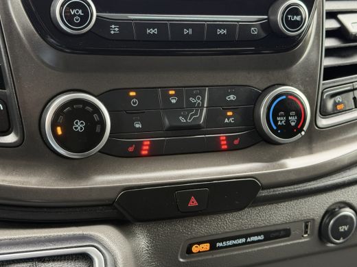 Ford Transit Custom 2.0 TDCI 130 PK AUTOMAAT / L2H1 / TREND / TREKHAAK / CRUISE / CAMERA / NAVI / LED ActivLease financial lease