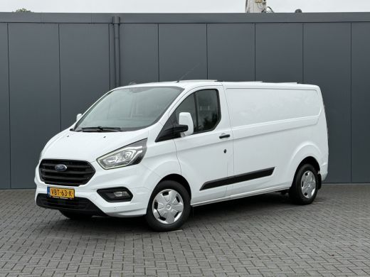 Ford Transit Custom 2.0 TDCI 130 PK AUTOMAAT / L2H1 / TREND / TREKHAAK / CRUISE / CAMERA / NAVI / LED ActivLease financial lease