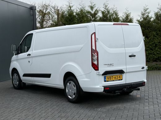 Ford Transit Custom 2.0 TDCI 130 PK AUTOMAAT / L2H1 / TREND / TREKHAAK / CRUISE / CAMERA / NAVI / LED ActivLease financial lease