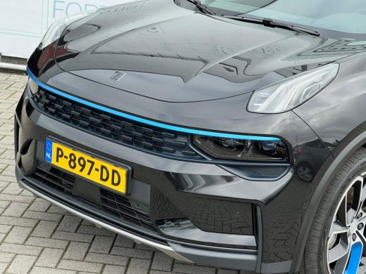 Lynk & Co 01 1.5 4X ZWART OP VOORRAAD! NL AUTO | TREKHAAK | CAMERA | PANO | ActivLease financial lease