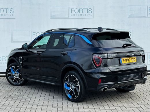 Lynk & Co 01 1.5 4X ZWART OP VOORRAAD! NL AUTO | TREKHAAK | CAMERA | PANO | ActivLease financial lease