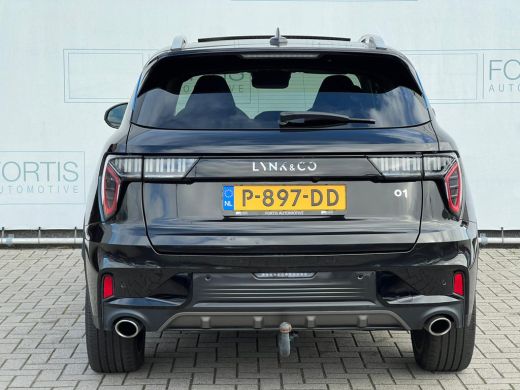 Lynk & Co 01 1.5 4X ZWART OP VOORRAAD! NL AUTO | TREKHAAK | CAMERA | PANO | ActivLease financial lease