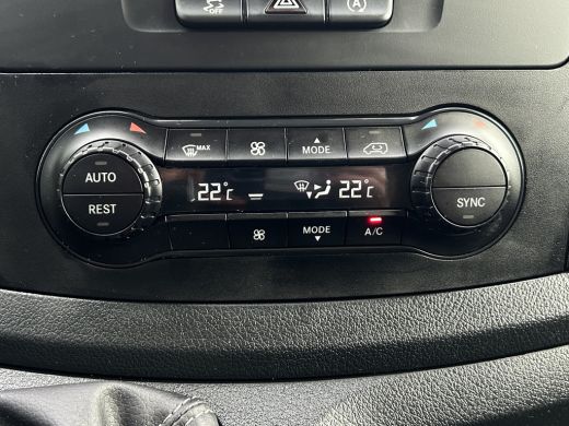 Mercedes-Benz Vito 110 CDI 102 PK RWD / L2H1 / 1e EIG. / 47.247 KM !! / TREKHAAK / ECC AIRCO / CRUISE / BLUETOOTH / PDC ActivLease financial lease