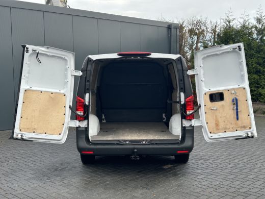 Mercedes-Benz Vito 110 CDI 102 PK RWD / L2H1 / 1e EIG. / 47.247 KM !! / TREKHAAK / ECC AIRCO / CRUISE / BLUETOOTH / PDC ActivLease financial lease