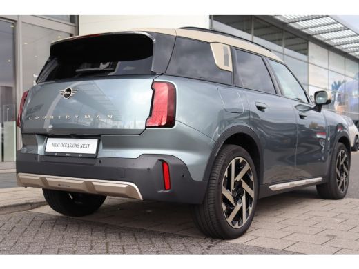 Mini Countryman C Automaat / Favoured Trim / Pakket XL / 19" Kaleido Spoke 2-tone / Trekhaak ActivLease financial lease