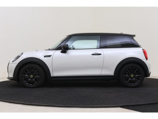 Mini Electric Classic / Sportstoelen / LED / Stoelverwarming / Cruise Control / Airconditioning / PDC ActivLease financial lease