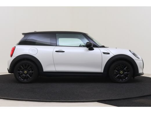 Mini Electric Classic / Sportstoelen / LED / Stoelverwarming / Cruise Control / Airconditioning / PDC ActivLease financial lease