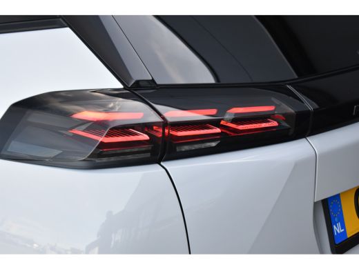 Peugeot 2008 1.2 Hybrid 136 Allure Automaat | Navigatie by App | Full-LED | Parkeersensoren | Cruise Control |... ActivLease financial lease