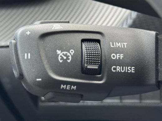 Peugeot 208 1.2 Mild Hybrid Allure 145PK AUT | Comfort Pakket | Keyless Start & Entry | Achteruitrijcamera | ... ActivLease financial lease