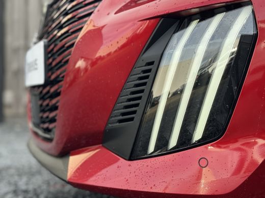 Peugeot 208 1.2 Mild Hybrid Allure 145PK AUT | Comfort Pakket | Keyless Start & Entry | Achteruitrijcamera | ... ActivLease financial lease