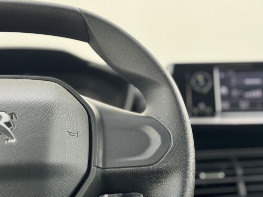 Peugeot 208 1.2 PureTech Like 74PK | Trekhaak | Airco | Bandenspanningscontrolesysteem | Bluetooth | Cruise C... ActivLease financial lease