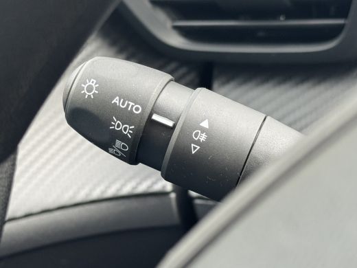 Peugeot 208 1.2 PureTech Like 74PK | Trekhaak | Airco | Bandenspanningscontrolesysteem | Bluetooth | Cruise C... ActivLease financial lease