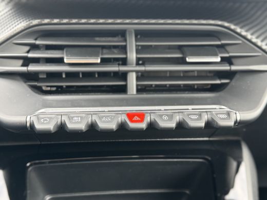 Peugeot 208 1.2 PureTech Like 74PK | Trekhaak | Airco | Bandenspanningscontrolesysteem | Bluetooth | Cruise C... ActivLease financial lease