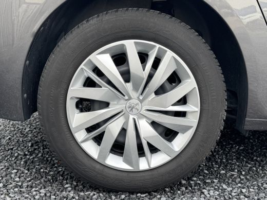 Peugeot 208 1.2 PureTech Like 74PK | Trekhaak | Airco | Bandenspanningscontrolesysteem | Bluetooth | Cruise C... ActivLease financial lease