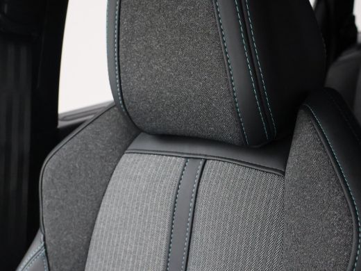 Peugeot 5008 1.2 HYBRID 145 PK AUT. 7-PERS. ALLURE + ADAPTIVE CRUISE | 18 INCH | CAMERA | DIGITALE COCKPIT | A... ActivLease financial lease