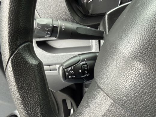 Peugeot Expert 1.5 BlueHDI 102 PK / L2H1 / TREKHAAK / AIRCO / CRUISE / 48.216 KM!! / PDC ActivLease financial lease