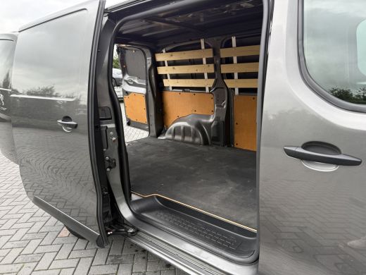 Peugeot Expert 1.5 BlueHDI 102 PK / L2H1 / TREKHAAK / AIRCO / CRUISE / 48.216 KM!! / PDC ActivLease financial lease