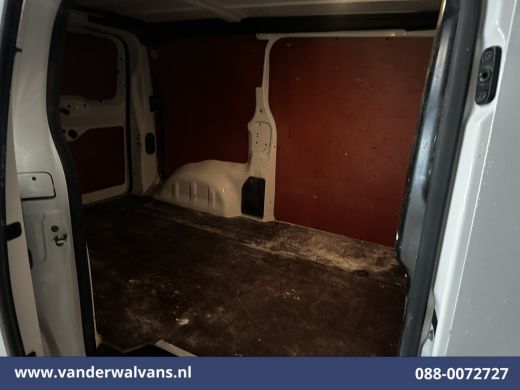 Peugeot Expert 2.0 BlueHDI 123pk L2H1 Euro6 Airco | Navigatie | 2500kg Trekhaak | Cruisecontrol | Apple Carplay ... ActivLease financial lease