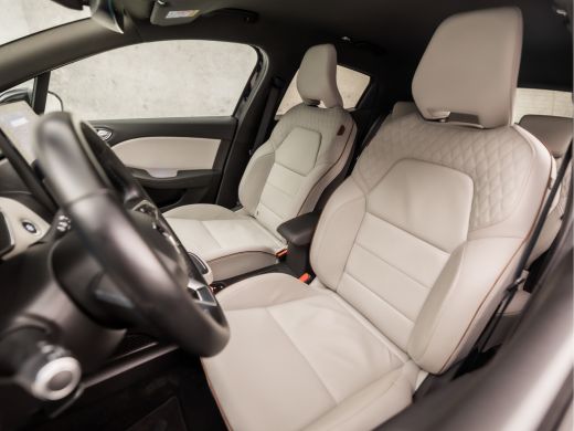 Renault Clio 1.6 E-Tech Hybrid 140 Initiale Paris 141Pk Automaat (VIRTUAL COCKPIT, APPLE CARPLAY, GROOT NAVI, ... ActivLease financial lease