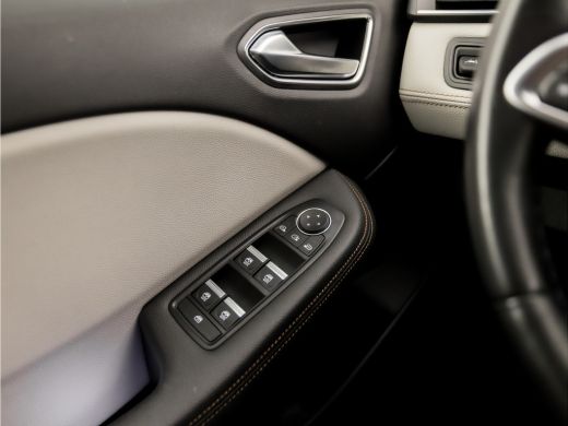 Renault Clio 1.6 E-Tech Hybrid 140 Initiale Paris 141Pk Automaat (VIRTUAL COCKPIT, APPLE CARPLAY, GROOT NAVI, ... ActivLease financial lease