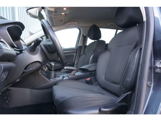 Renault Mégane Estate 1.3 TCe 140 Equilibre | LED | TREKHAAK | CARPLAY | CLIMA | ActivLease financial lease