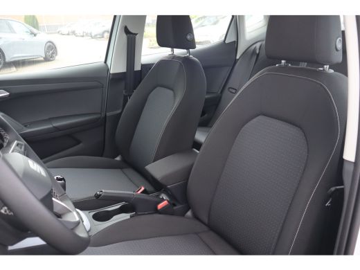 Seat Arona Style | Airconditioning automatisch met 2-zone-temperatuurregeling | Cruise Control | Digitaal in... ActivLease financial lease