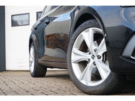 Seat Leon 1.5 eTSI FR FULL LED | STOEL/STUURVERW. | CAMERA | ACC | KEYLESS | ActivLease financial lease