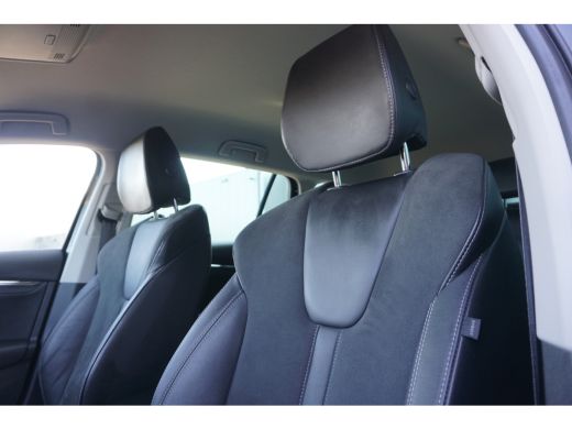 Skoda Octavia Combi 1.0 e-TSI Automaat Edition Plus | TREKHAAK | STOEL/STUUR VERW. | LEDER/ ALCANTARA | ActivLease financial lease