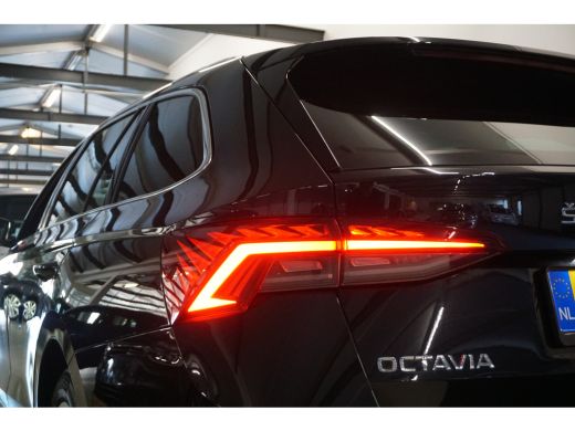 Skoda Octavia Combi 1.0 e-TSI Automaat Edition Plus | TREKHAAK | STOEL/STUUR VERW. | LEDER/ ALCANTARA | ActivLease financial lease