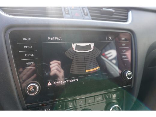 Skoda Octavia Combi 1.0 TSI Automaat Clever Edition | PARELMOER WIT | TREKHAAK | STOELVERW. | ActivLease financial lease