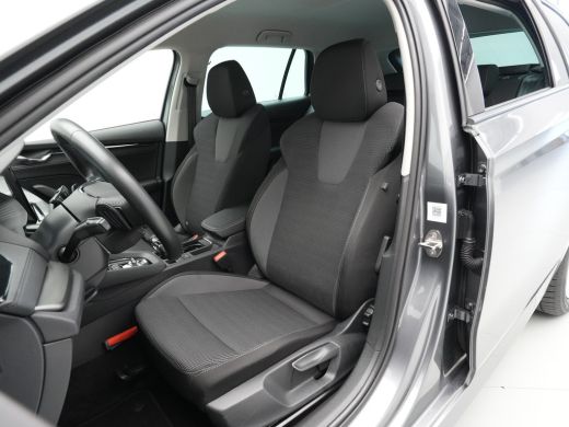 Skoda Octavia Combi 1.4 TSI iV 204pk PHEV Business Edition Navigatie Wegkl.trekhaal Pdc Virtual Cockpit Carplay... ActivLease financial lease