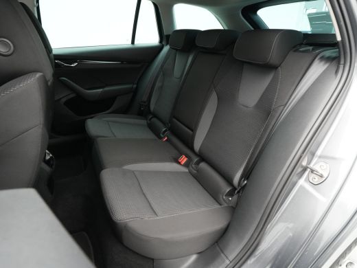 Skoda Octavia Combi 1.4 TSI iV 204pk PHEV Business Edition Navigatie Wegkl.trekhaal Pdc Virtual Cockpit Carplay... ActivLease financial lease