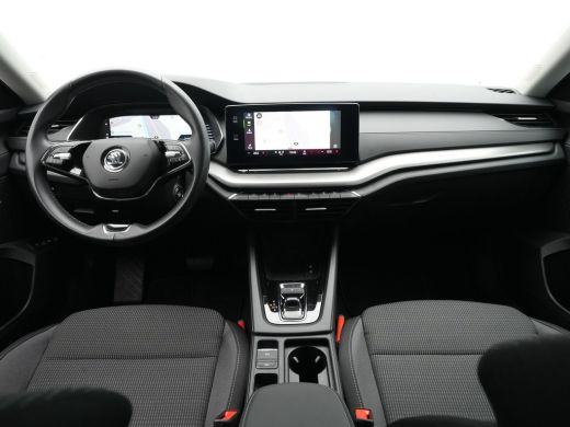 Skoda Octavia Combi 1.4 TSI iV 204pk PHEV Business Edition Navigatie Wegkl.trekhaal Pdc Virtual Cockpit Carplay... ActivLease financial lease