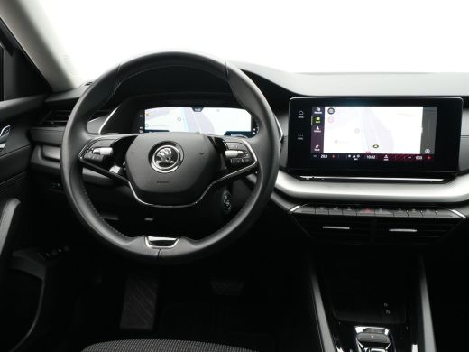 Skoda Octavia Combi 1.4 TSI iV 204pk PHEV Business Edition Navigatie Wegkl.trekhaal Pdc Virtual Cockpit Carplay... ActivLease financial lease