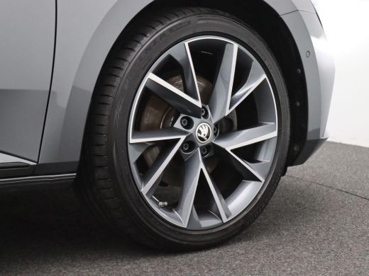 Skoda Superb Combi 1.4 TSI iV Sportline Business 218PK DSG Pano-Schuifdak, Trekhaak, Matrix-LED Verlichting, N... ActivLease financial lease