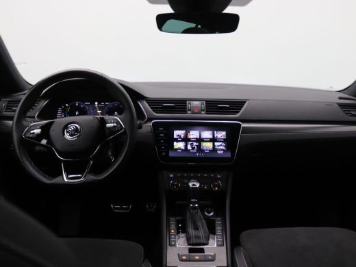Skoda Superb Combi 1.4 TSI iV Sportline Business 218PK DSG Pano-Schuifdak, Trekhaak, Matrix-LED Verlichting, N... ActivLease financial lease
