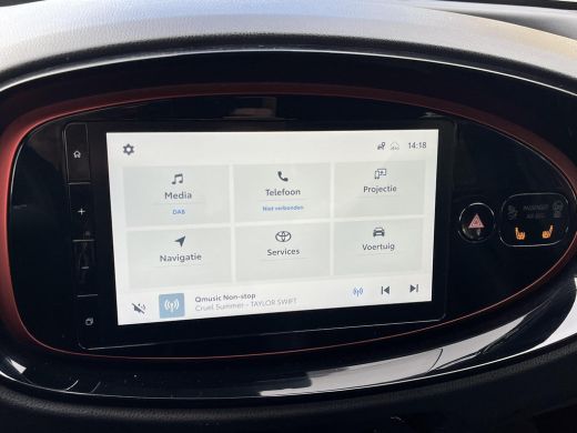 Toyota Aygo 1.0 VVT-i S-CVT Envy | Cabriodak | Navigatie | Stoelverwarming | Keyless entry | ActivLease financial lease