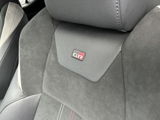 Toyota C-HR 2.0 Hybrid GR-Sport ActivLease financial lease